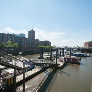 An Der Elbphilharmonie Contactless Check In Apartment